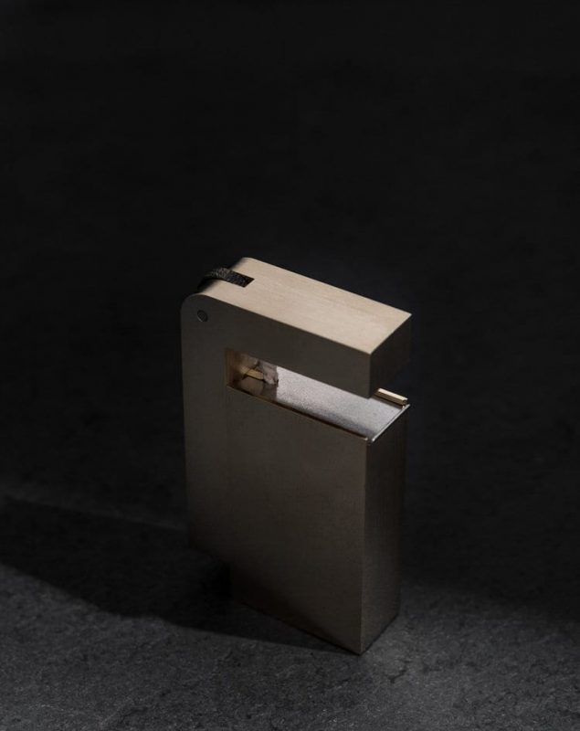 KNNOX silver lighter – matte nickel-plated rectangular lighter with minimalist design, product image