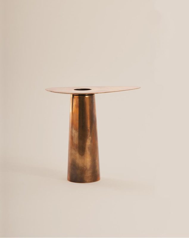 KNNOX duo brass candle holder – luxury candle holder product image – home decor accent & premium gift idea – 명품 인테리열 소피후 공위 및 선물 – 高端蜡烛台 – 高級キャンドルホルダー – porte-bougie de luxe – Luxus‑Kerzenhalter