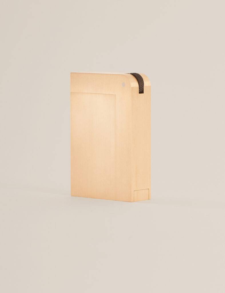 KNNOX candle lighter – brass lighter vertical bar product view – 명품 라이터 브라스 라이터