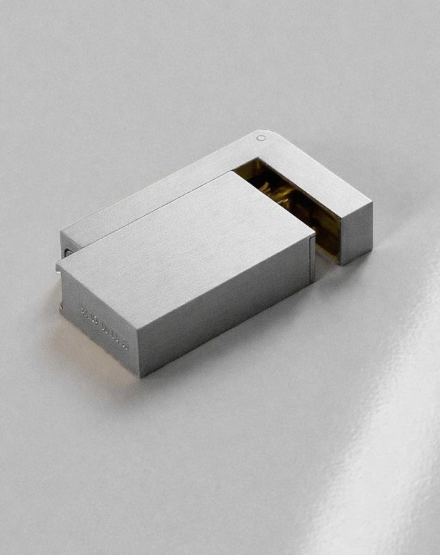 knnox brass lighter assembly, 황동 라이터 조립, assemblage de briquet en laiton, Messing‑Feuerzeug‑Montage, 黄铜打火机组装, 真鍮ライターの組み立て, encendedor de latón montaje, montagem de isqueiro de latão, United Arab Emirates luxury lighter, Qatar luxury lighter, Saudi Arabia luxury lighter, Kuwait luxury lighter